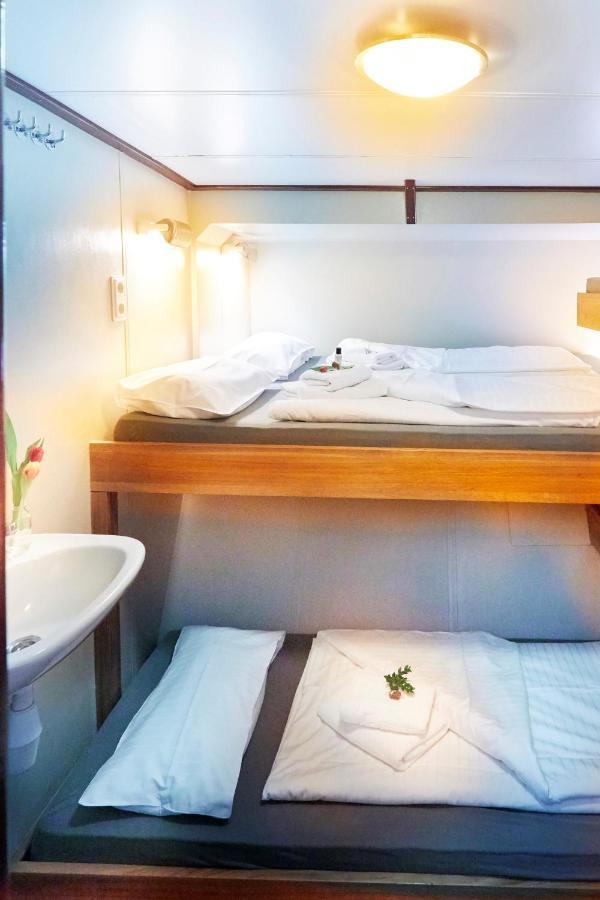 Segelschiff Loth Lorien Hotell Hamburg-Harburg Exteriör bild