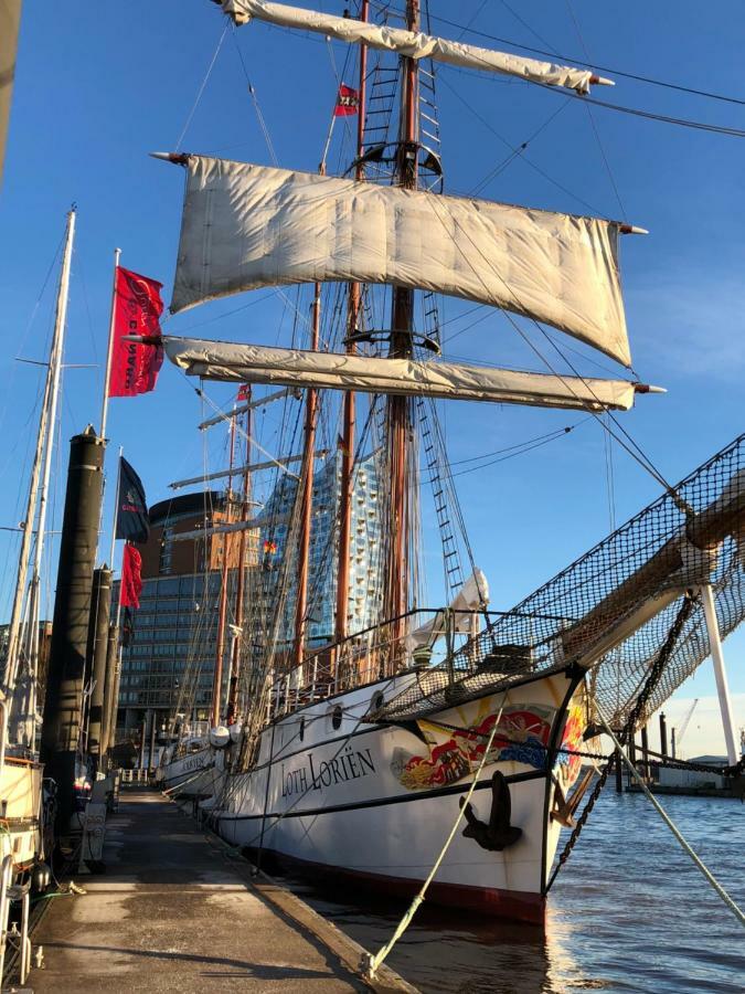 Segelschiff Loth Lorien Hotell Hamburg-Harburg Exteriör bild