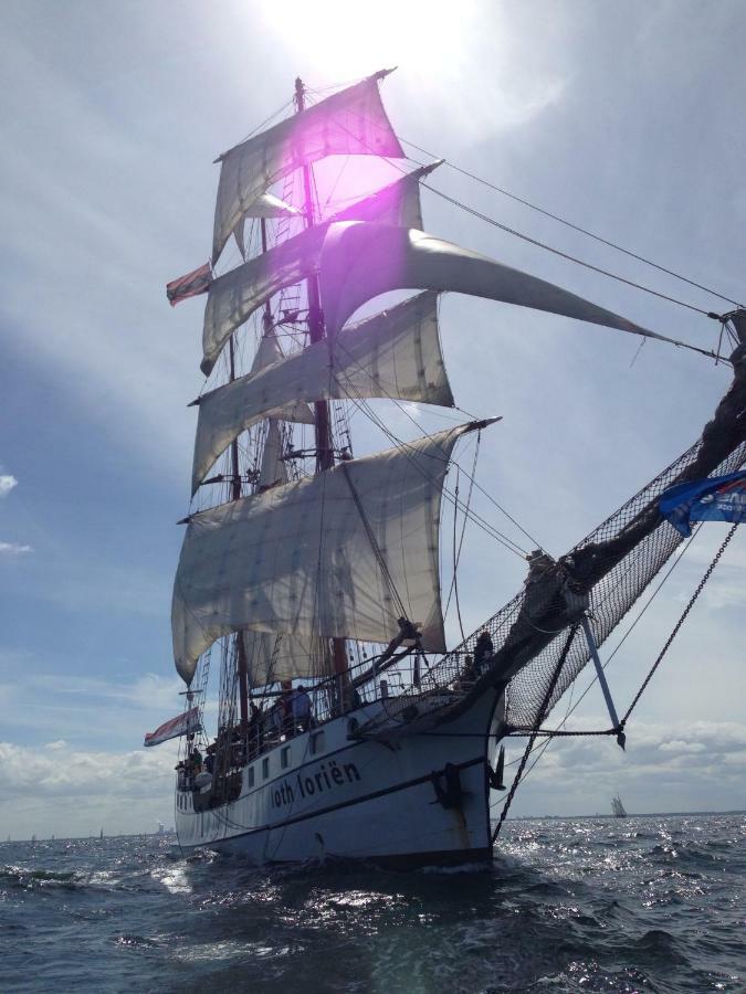 Segelschiff Loth Lorien Hotell Hamburg-Harburg Exteriör bild