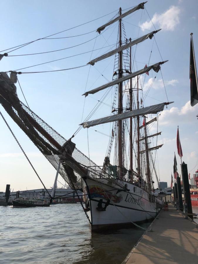 Segelschiff Loth Lorien Hotell Hamburg-Harburg Exteriör bild